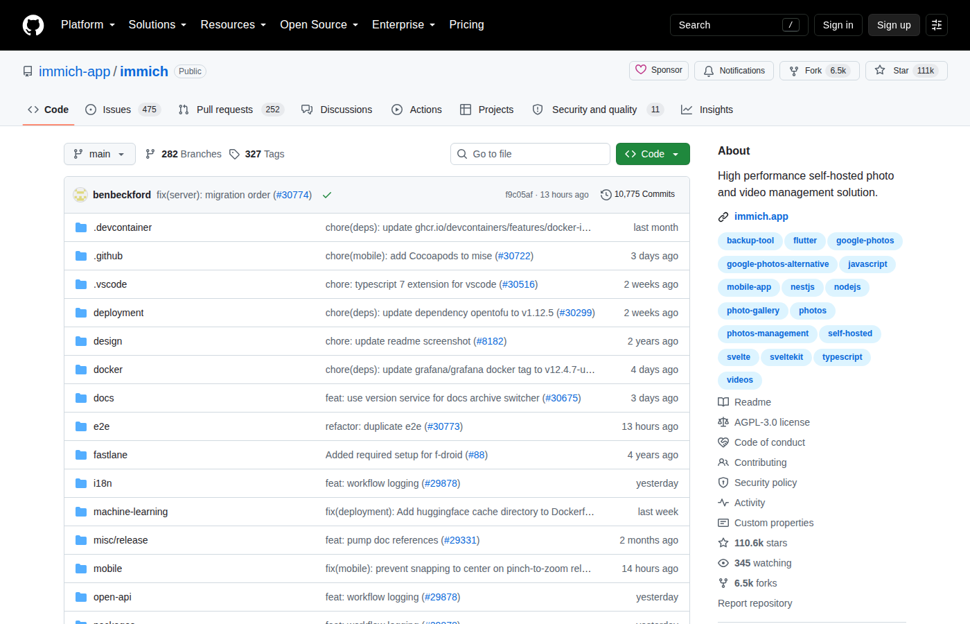 Immich GitHub 首頁頂部（repo 名稱「immich-app/immich」+ 110.6k 星標 + 6.5k Forks + 描述「High performance self-hosted photo and video management solution」+ 主要語言 TypeScript + AGPL-3.0 授權標籤）